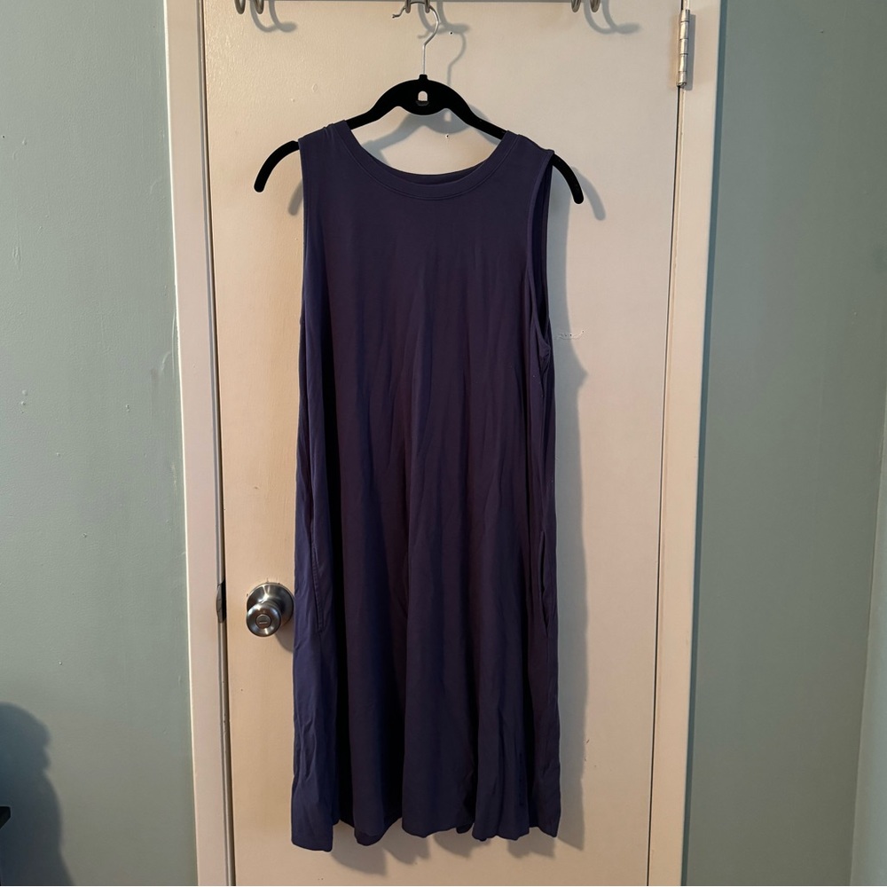 Time and Tru Women’s Navy Blue Knit Sleeveless Dress with a pockets size Large
